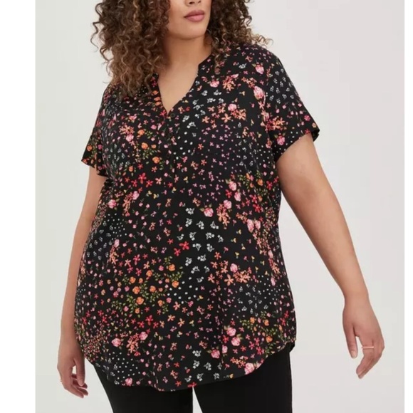 Torrid Harper Rayon Twill Pullover Short Sleeve Tunic Blouse Size 1 / L Floral - Picture 1 of 11
